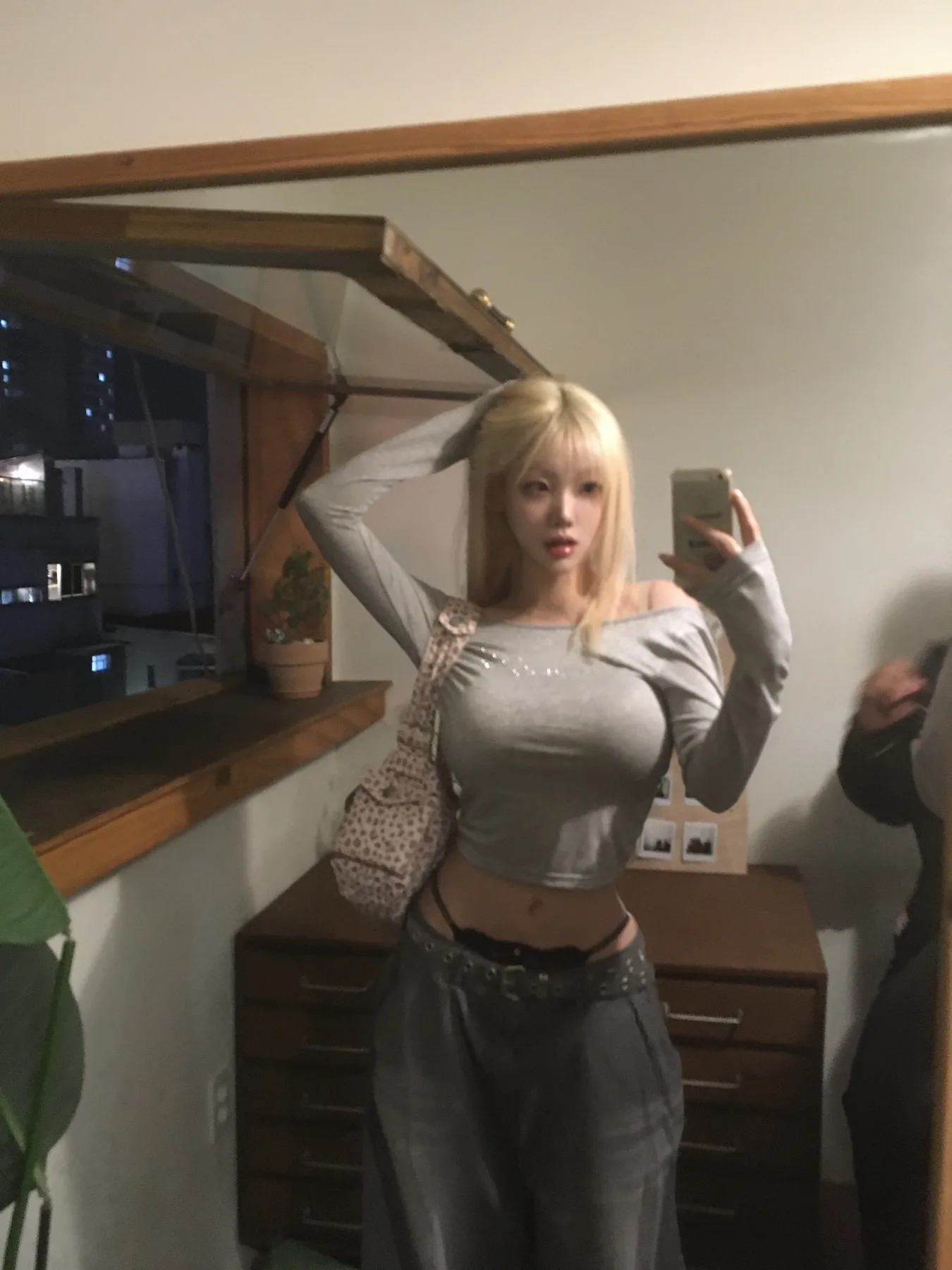 실버라인 오프숄더 탑 상품 이미지 1